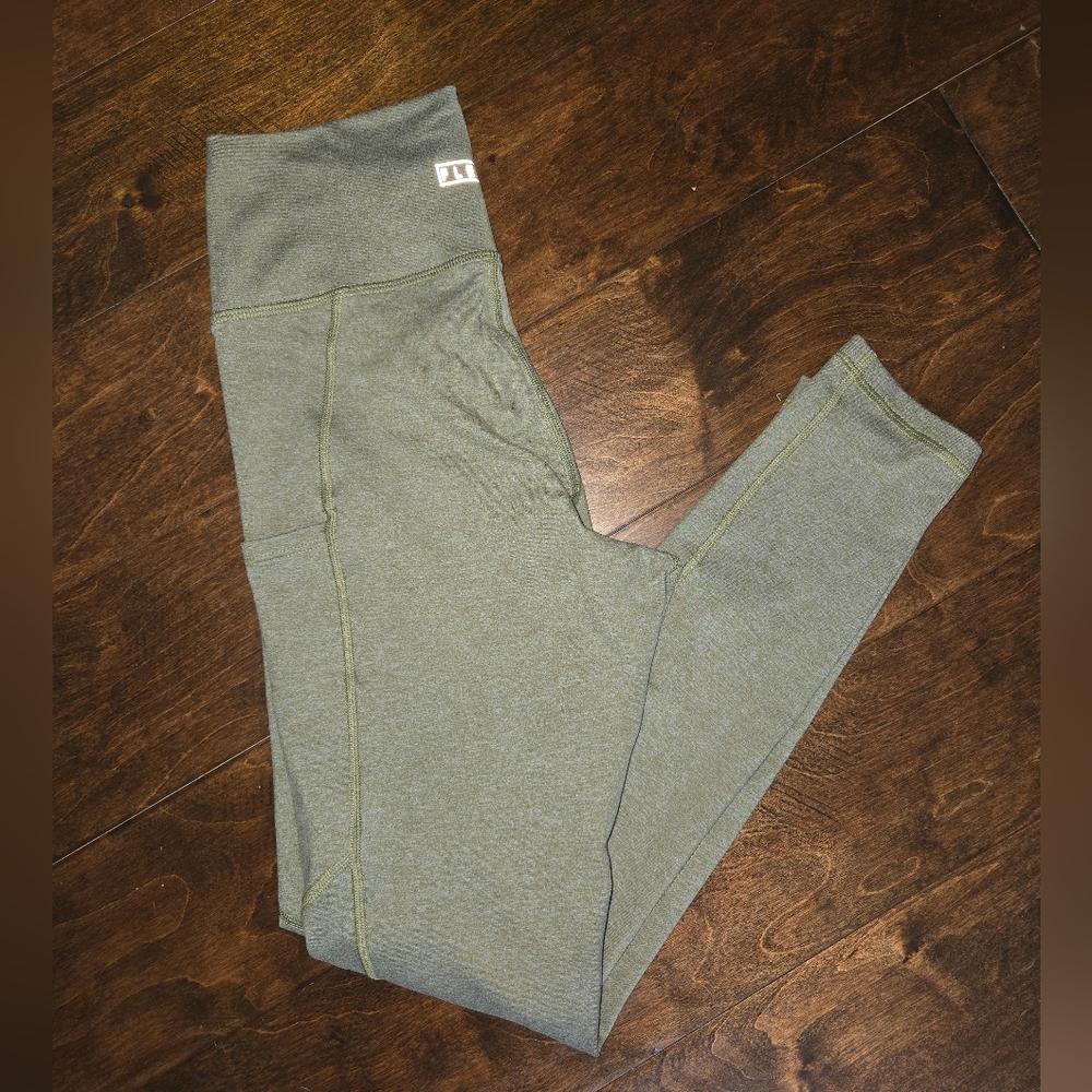 FLEO LEGGINGS WITH POCKETS SIZE SMALL